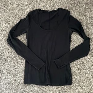 Lululemon Size 8 black LS Tee